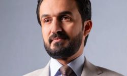 وزير الاتصـالات مصطفى سند ينفي طلبه من فيس بوك إلغاء إيموجي "أضحكني"في العراق.
